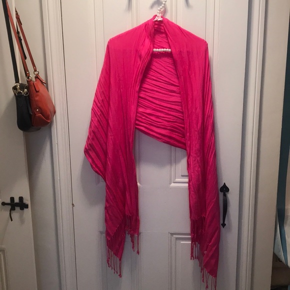 Apt 9 scarf 🧣 - Picture 1 of 3